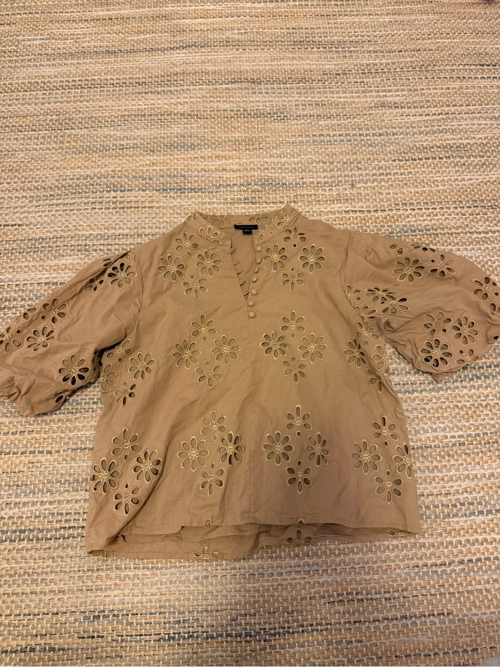 Ann Taylor Tan Eyelet Floral Puff Sleeve Tunic